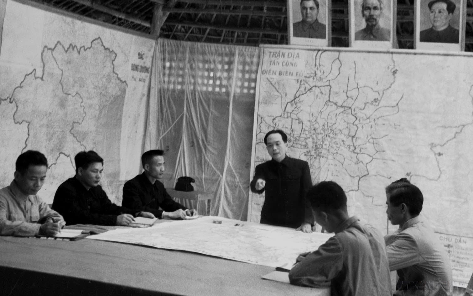 越南人民军总参谋部研究作战计划。