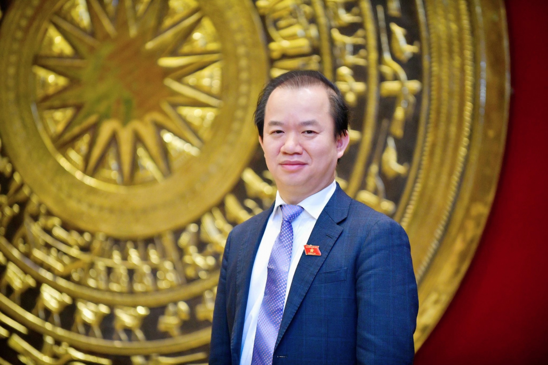 越南国会文化教育委员会常务委员裴怀山副教授/博士。