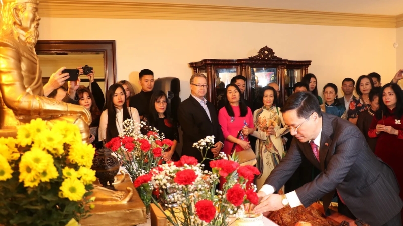 加拿大越南人举行雄王祭祖日，维护民族文化特色