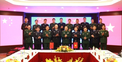 越南高平省第六边防屯所联合体与中国崇左边境管理支队举行会谈