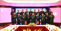 越南高平省第六边防屯所联合体与中国崇左边境管理支队举行会谈