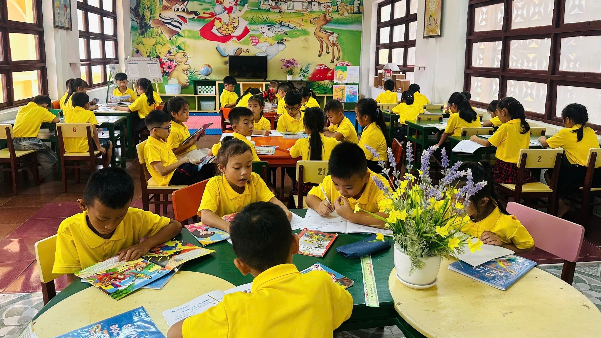 至善2025年“与书为友”项目：近34.52万名中部地区学生获得阅读机会