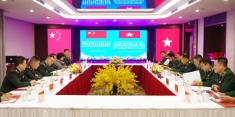 越南广和边防与中国龙州地区边防部队举行会谈