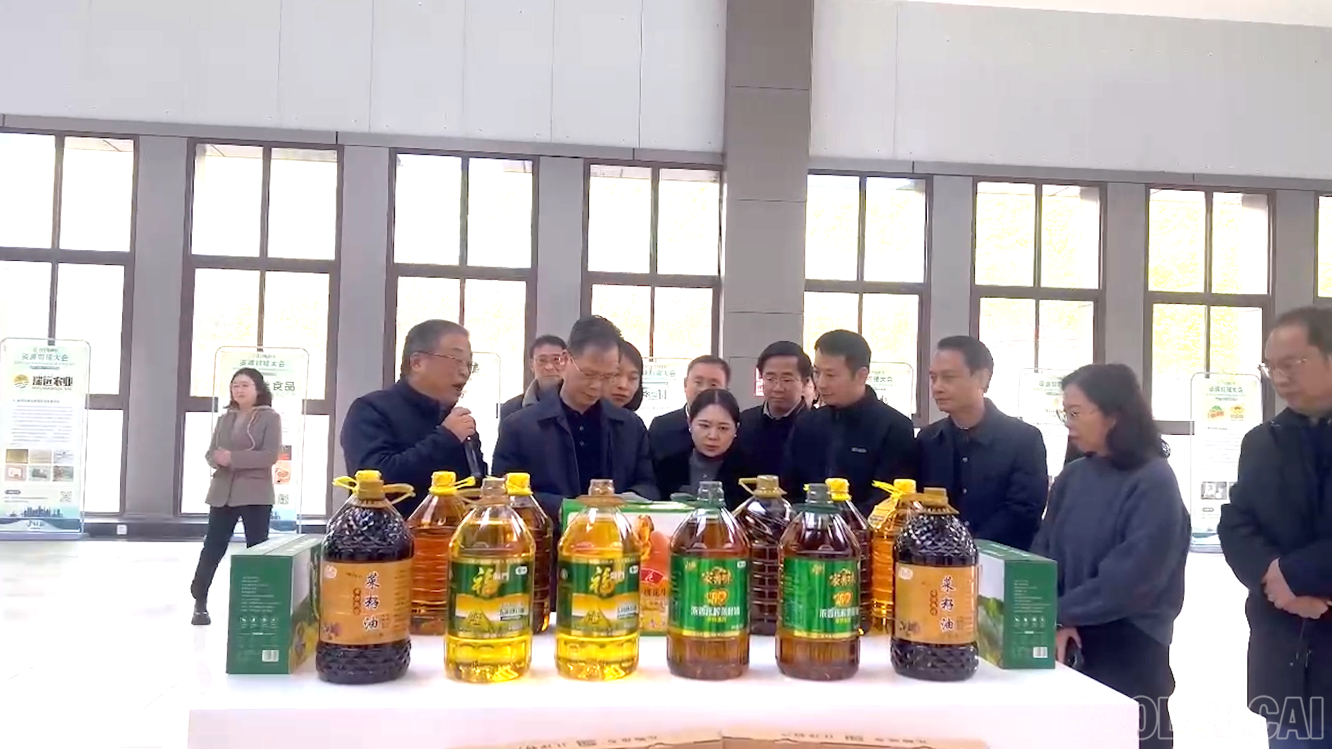 老街省工作代表团访问并考察中国重庆市部分地点 baolaocai-br_tk1.png