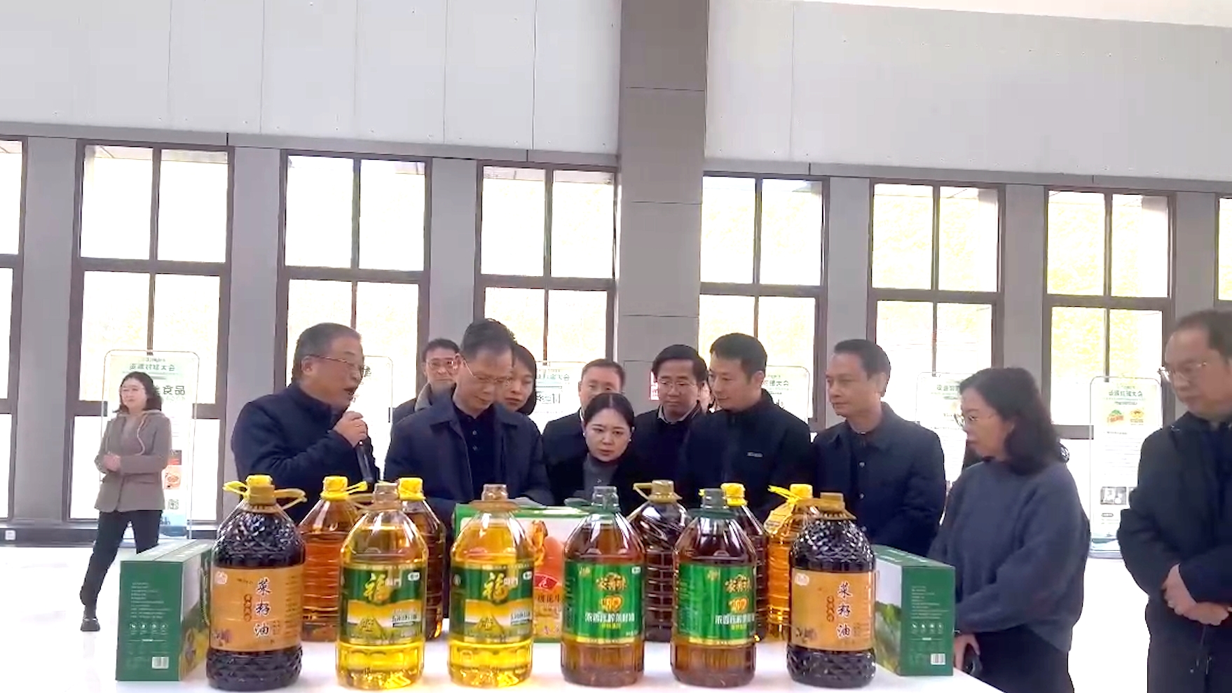 老街省工作代表团访问并考察中国重庆市部分地点