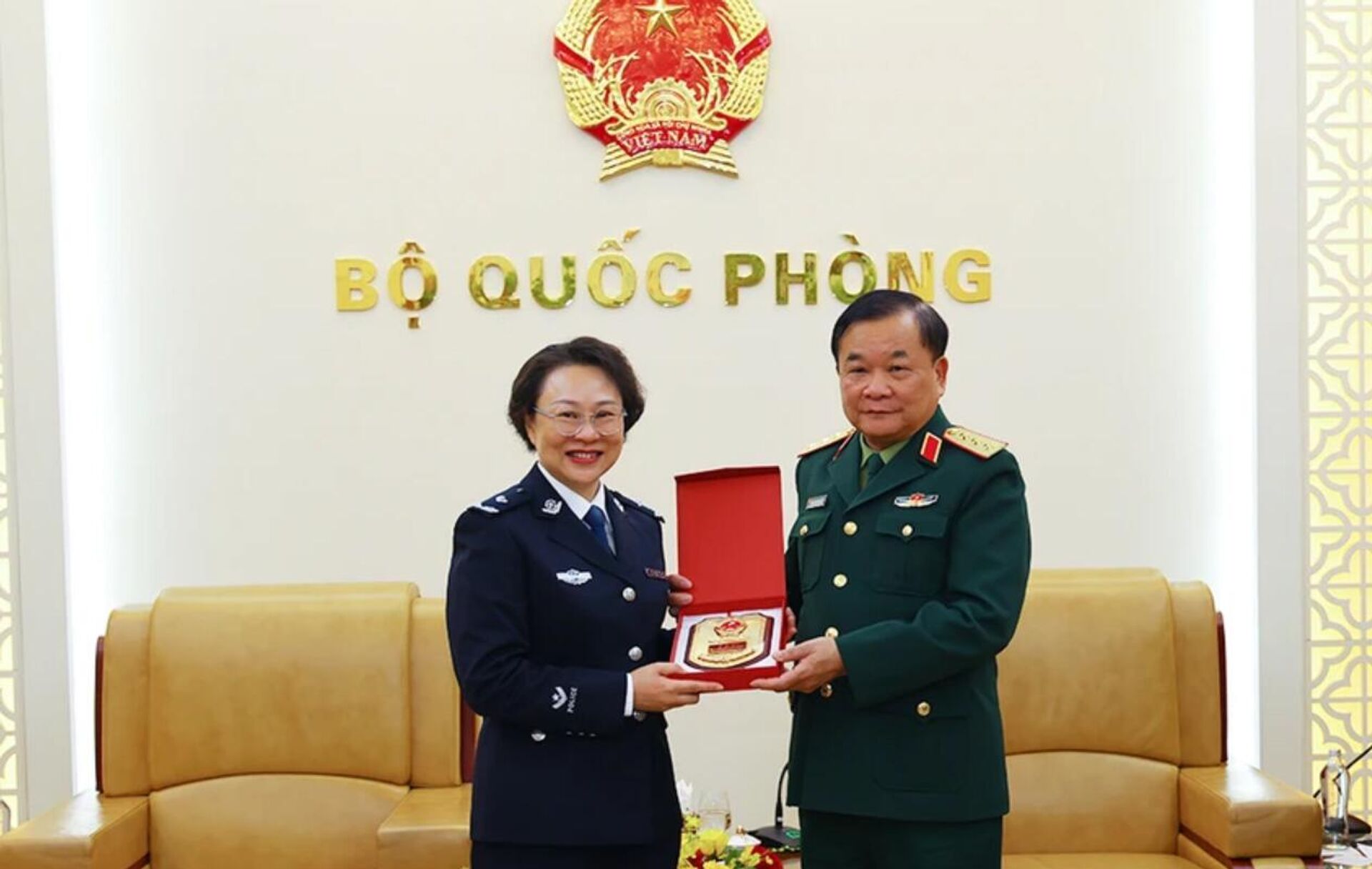 越中加强边境与口岸执法合作