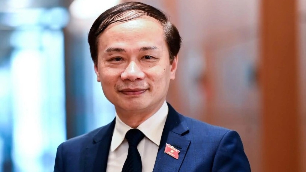 统一认识、坚定决心、协同行动  坚决落实越共十四大决议