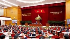 越南共产党第十四届中央政治局、书记处当选人名单正式公布