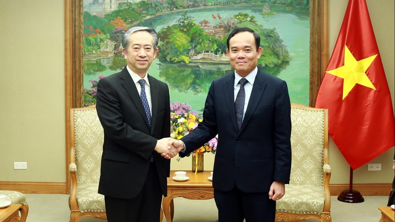 越南政府副总理陈流光会见中国驻越大使熊波