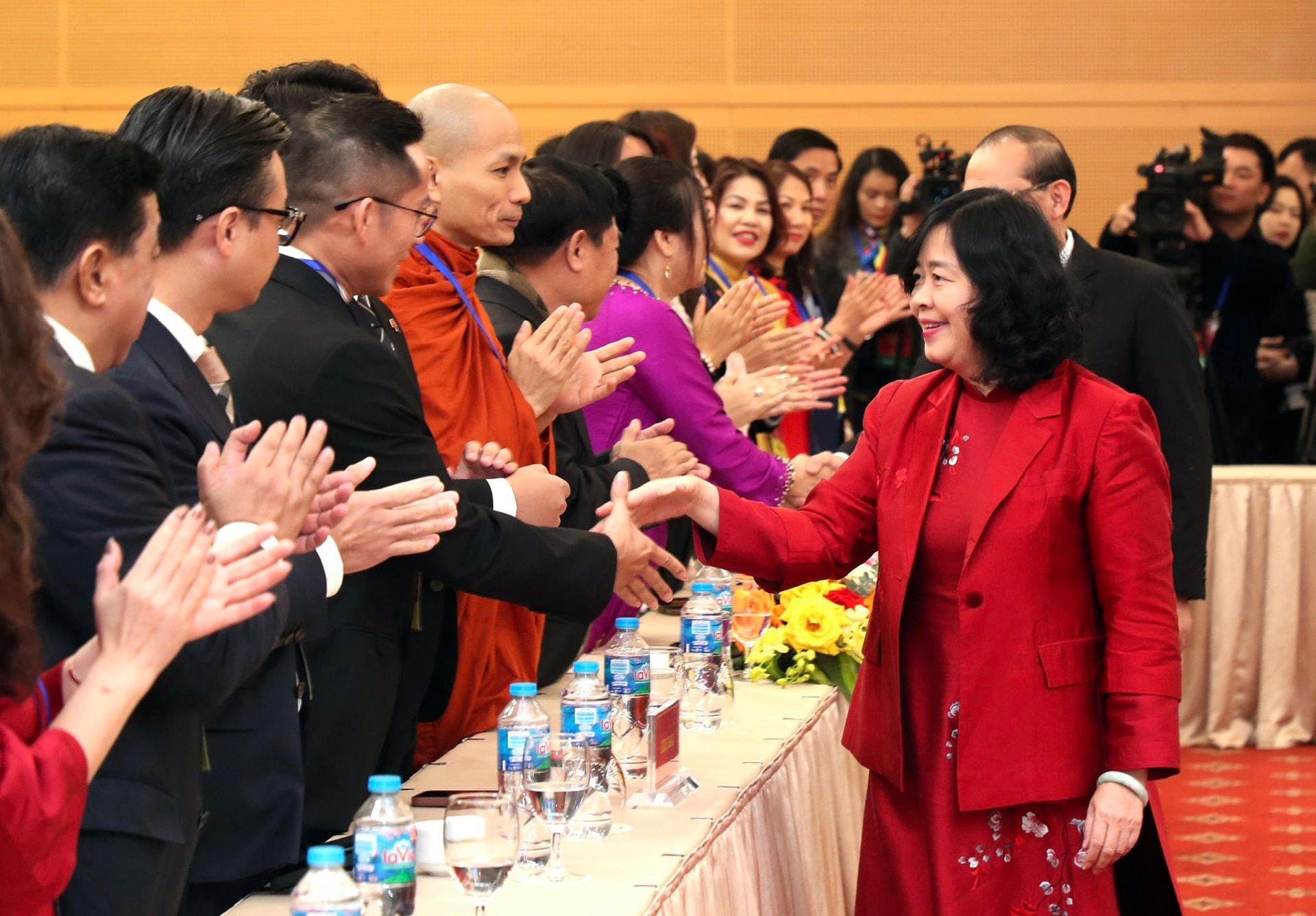 激发侨胞力量，共赴新时代征程