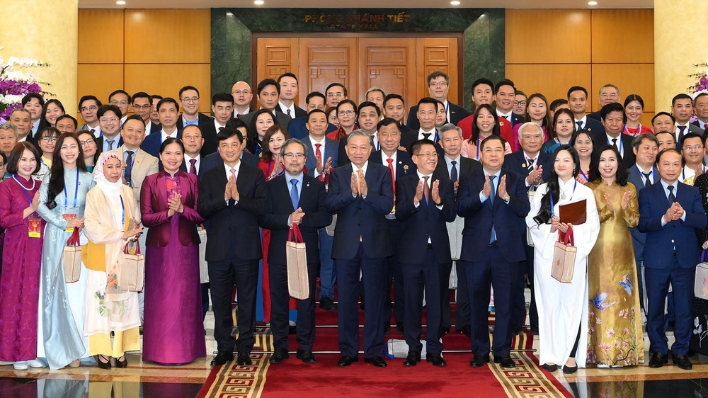 家乡之春凝聚海外越南人团结与信心