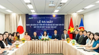 侨胞守护与发展越南语：源于母语之爱的创新实践