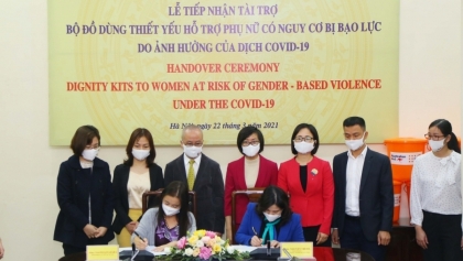 联合国人口基金为处于暴力危险中的越南妇女提供2750件必需品