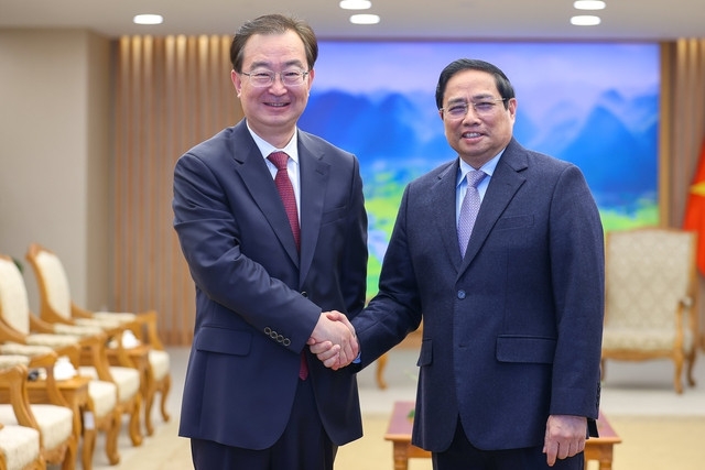 越南政府总理范明政会见中国云南省委书记王宁。