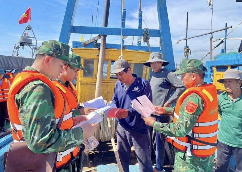 嘉莱边防部队坚决打击IUU非法捕捞