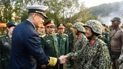 越南特工部队训练成果给中方代表团留下深刻印象