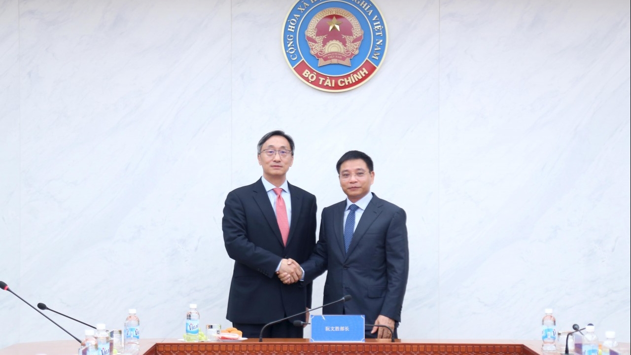 越中深化金融合作，支持基础设施发展