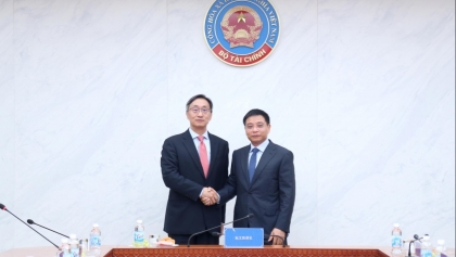 越中深化金融合作，支持基础设施发展