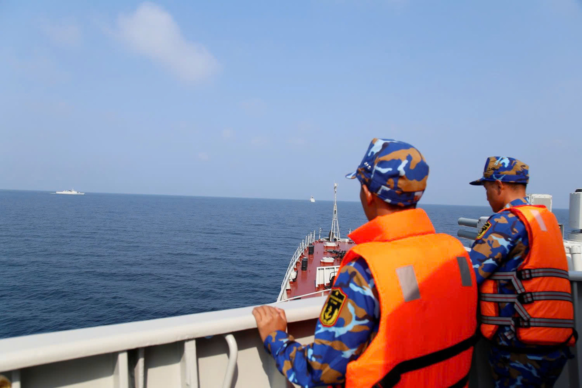 越中两国海军开展247海里联合巡逻