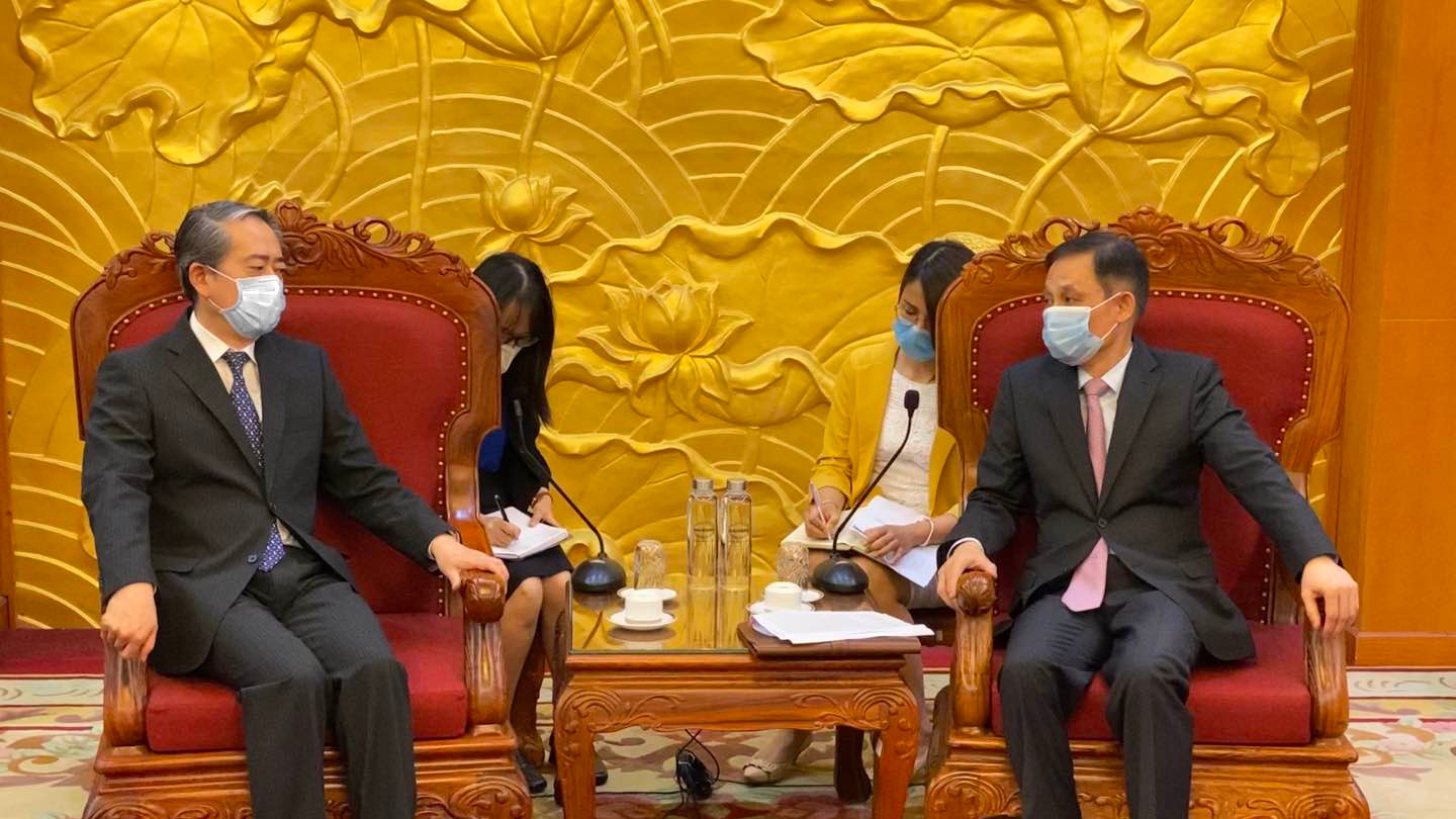 新任越共中央对外部部长黎怀忠会见中国驻越大使熊波