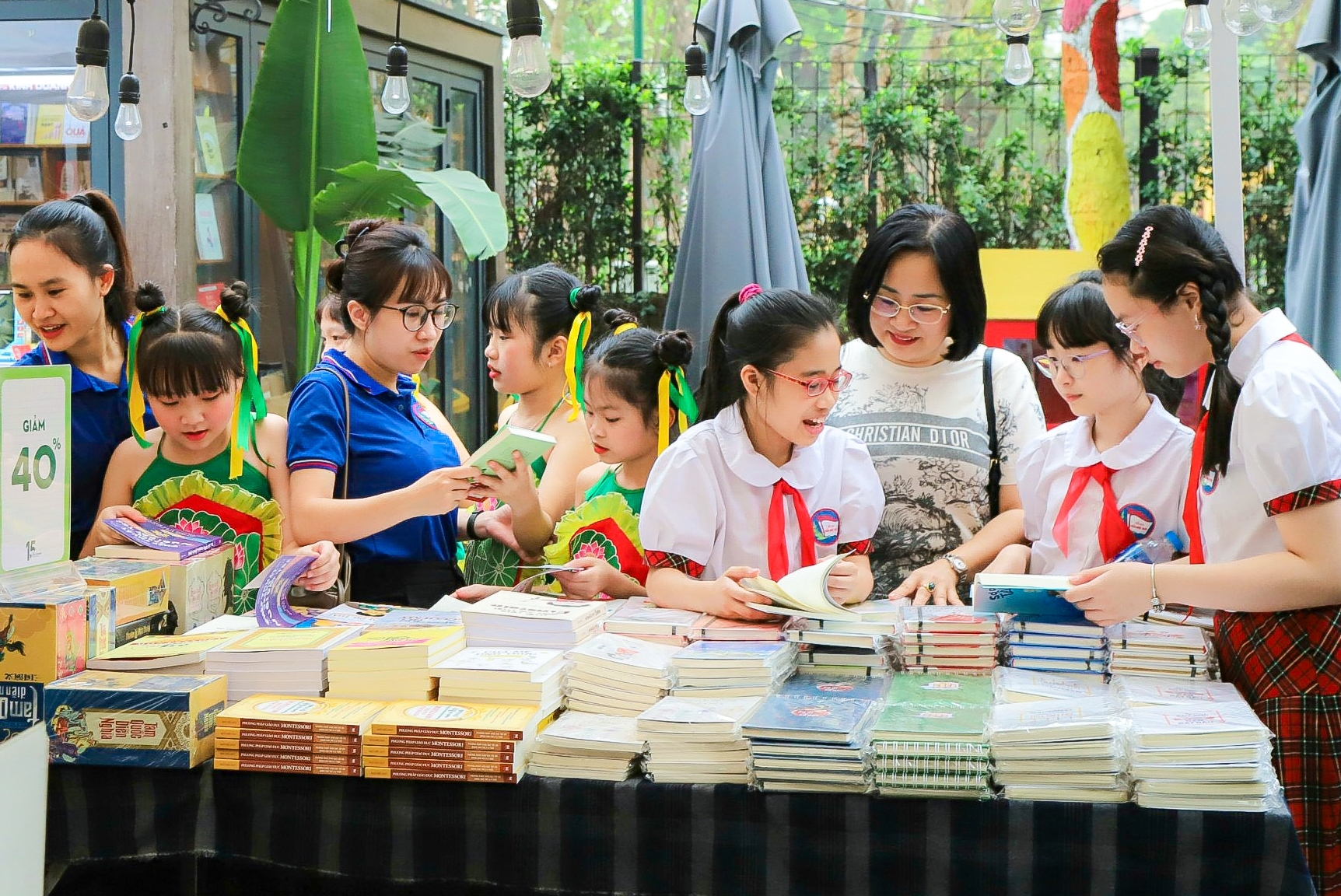 许多丰富多样的活动 响应第三届越南图书和阅读文化日