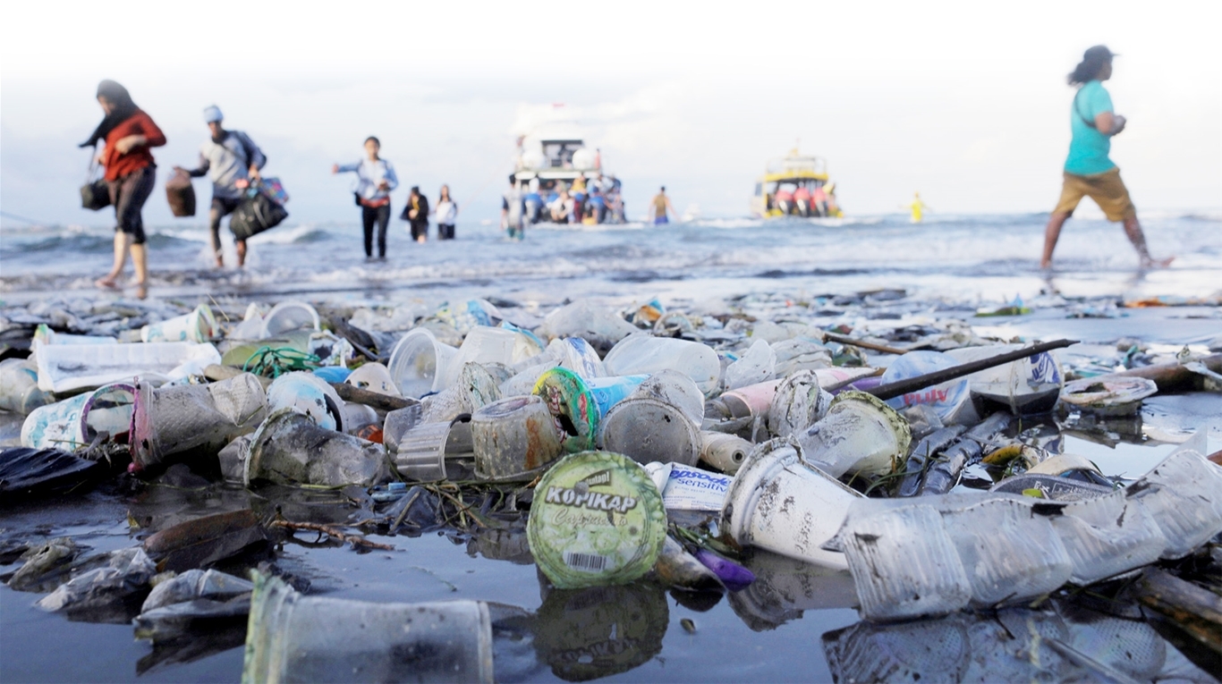 加强塑料垃圾污染管理能力