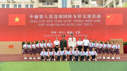越中国防代表团探访中国云南北山小学和八条半村