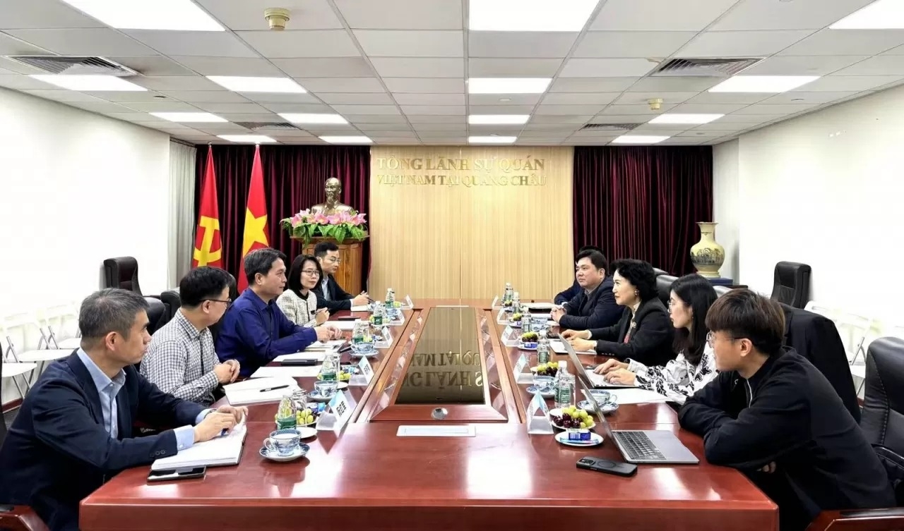 推动越南高校及研究机构与中国广东省开展'二轨外交'