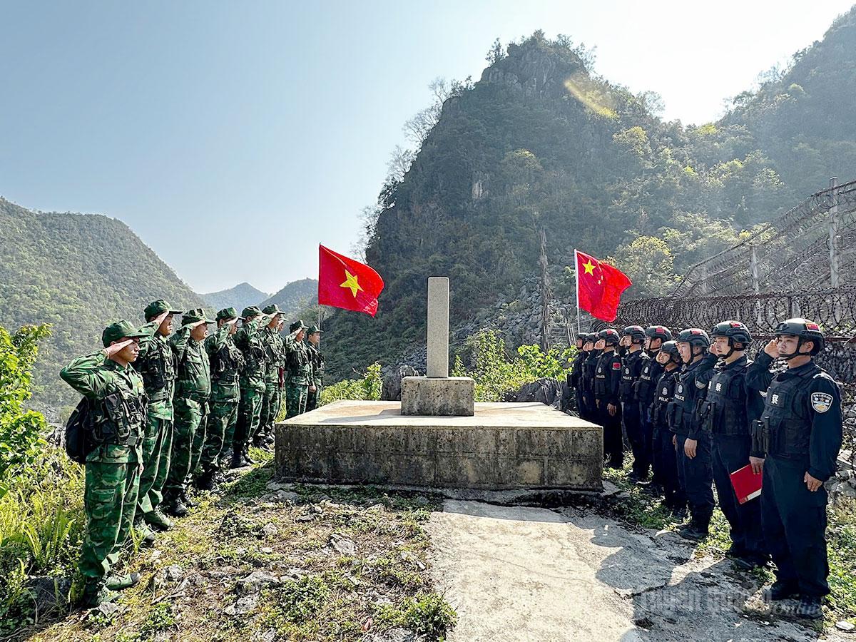 Đồn Biên phòng Lũng Cú phối hợp với Đồn Công an biên cảnh Đổng Cán, Phân trạm Mã Lâm (Trung Quốc) tổ chức tuần tra liên hợp quý I/2026.