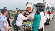 开通“绿色通道”护送危重患者赴中国紧急救治