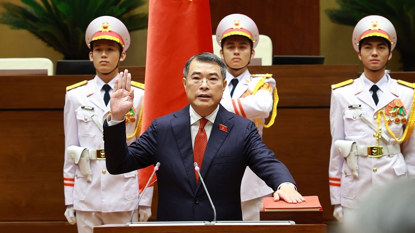 黎明兴同志当选越南新一任政府总理