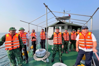 顺化边防部队开展海上巡逻，坚决打击IUU违法行为