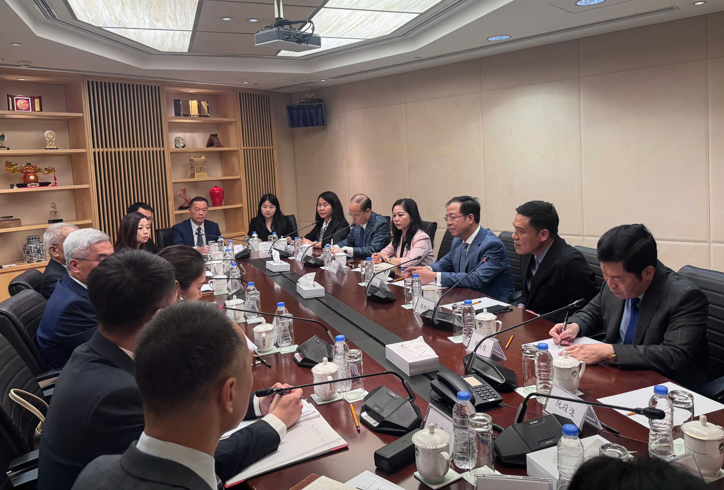 加强越南最高人民检察院与澳门特别行政区执法机构合作