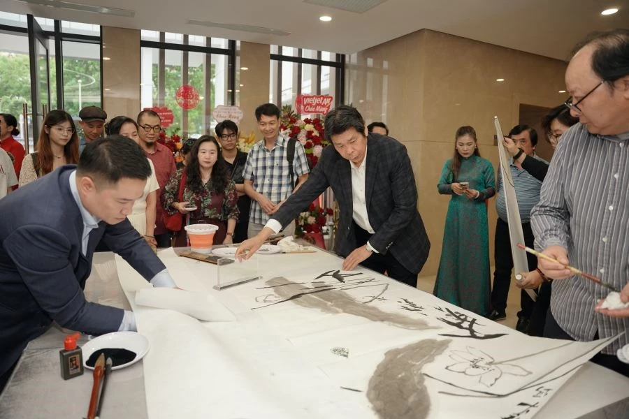 在东盟空间中推动中越文化交流