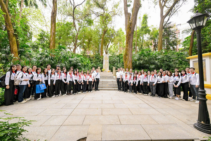 “不忘初心”的誓言与守护建设家乡的责任