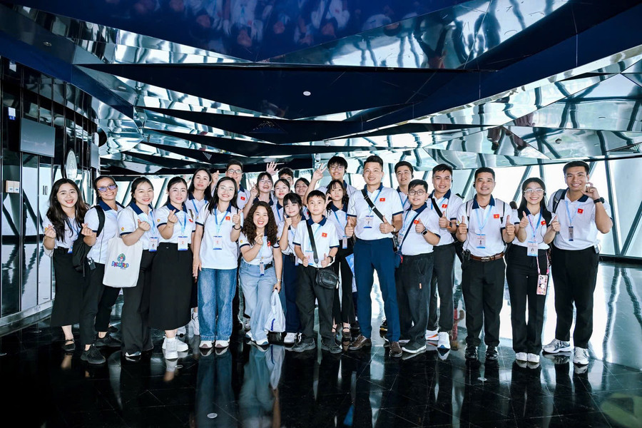 “不忘初心”的誓言与守护建设家乡的责任