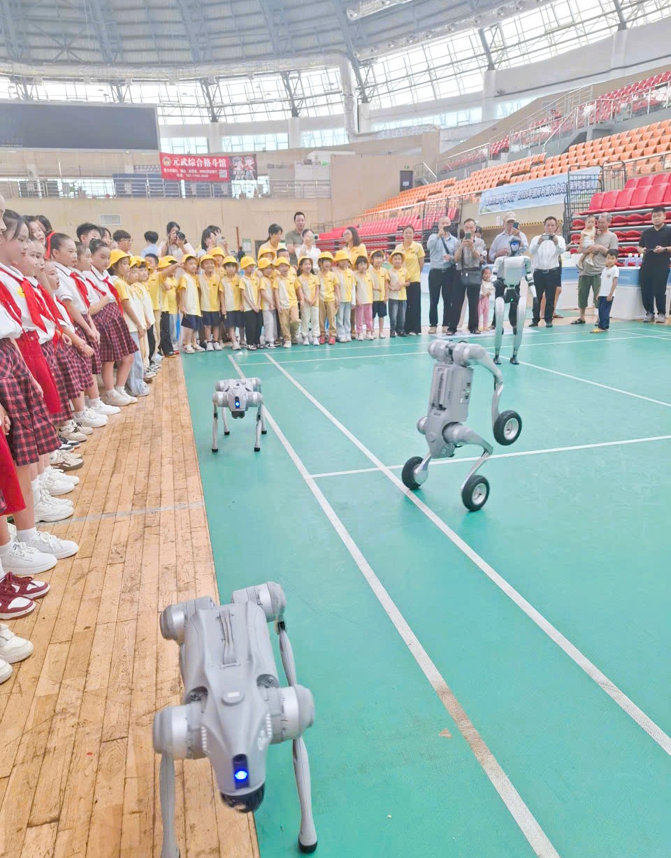 2026年越南芒街一坊—中国东兴青少年科学文化交流活动举行