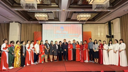 中国澳门越南侨胞纪念南方解放51周年，心系祖国