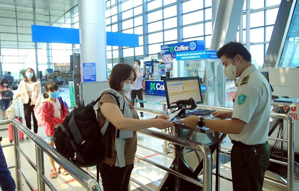 越南航空局要求通过扫描QR码进行健康申报