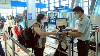 越南航空局要求推进通过扫描QR码进行健康申报