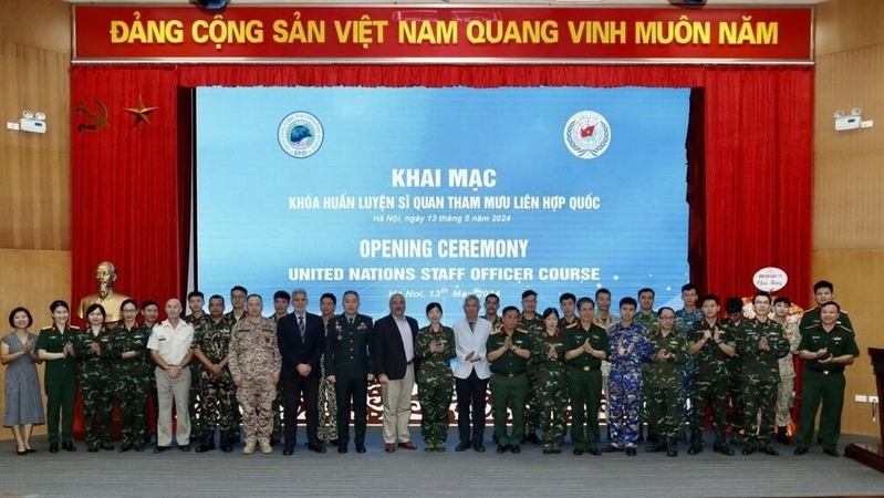 为越南和国际维和人员举办联合国维和参谋军官培训班