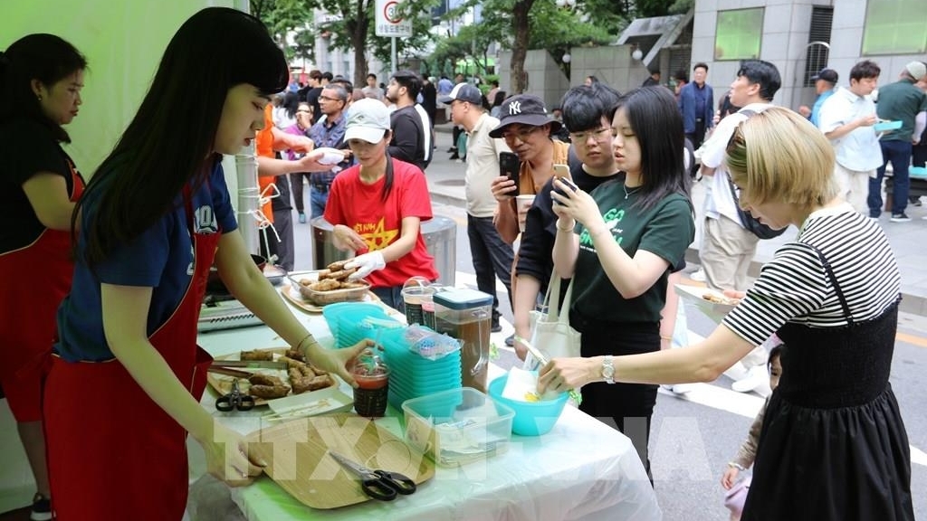 越南美食在2024年首尔友谊节上吸引游客