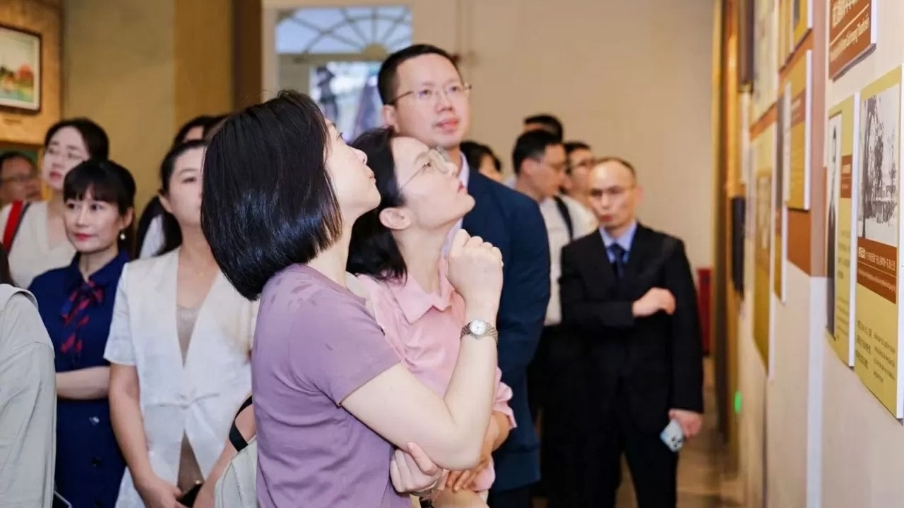 “革命之路——胡志明同志在中国”专题展在广州开幕