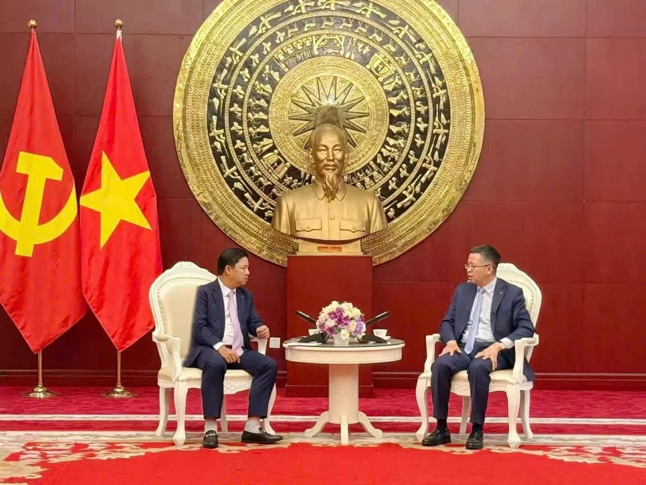 广南省与中国各地深化交流合作