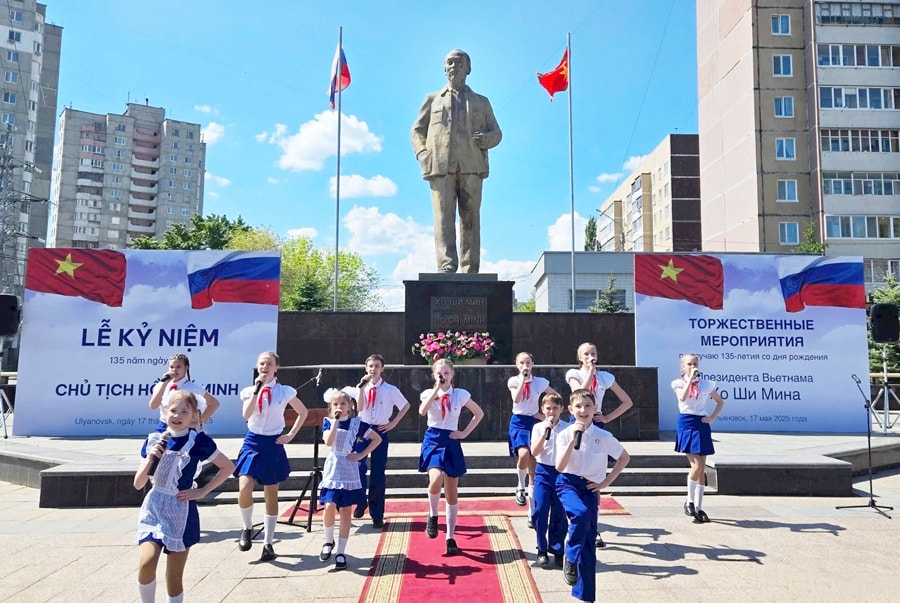 纪念胡志明主席诞辰135周年活动在世界各地纷纷举行