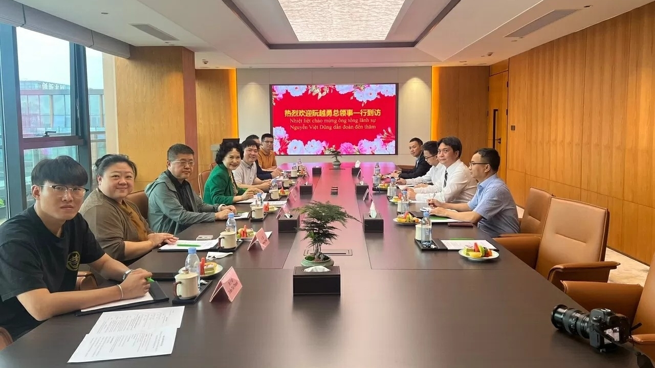 加强越南与中国深圳高校、科研机构与私营企业的合作