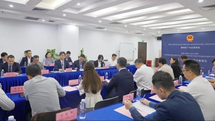 越中在深圳举办投资、贸易、科技与创新促进座谈会