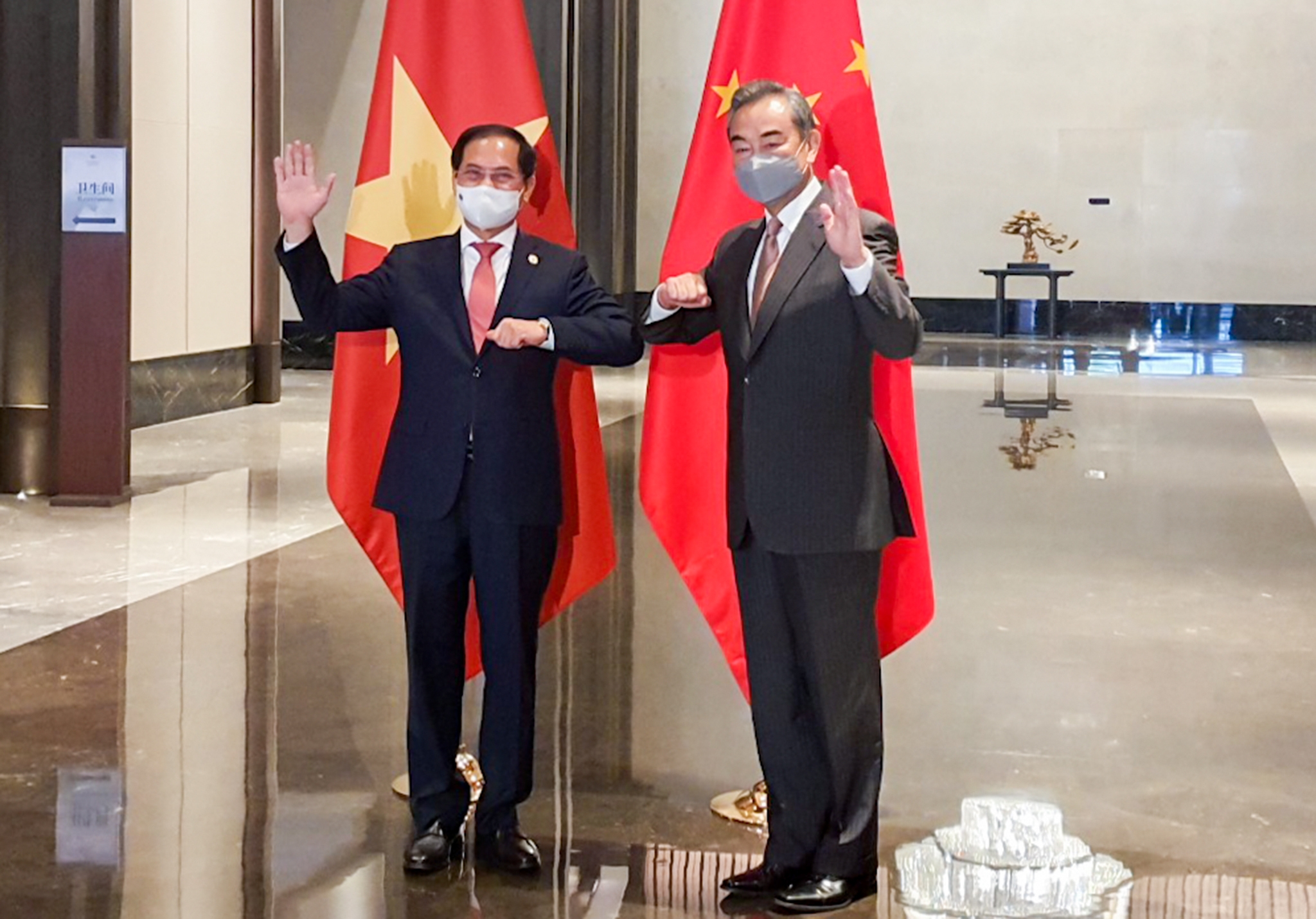 Bản in : 越南与中国两国外长举行会谈 | Vietnam+ (VietnamPlus)