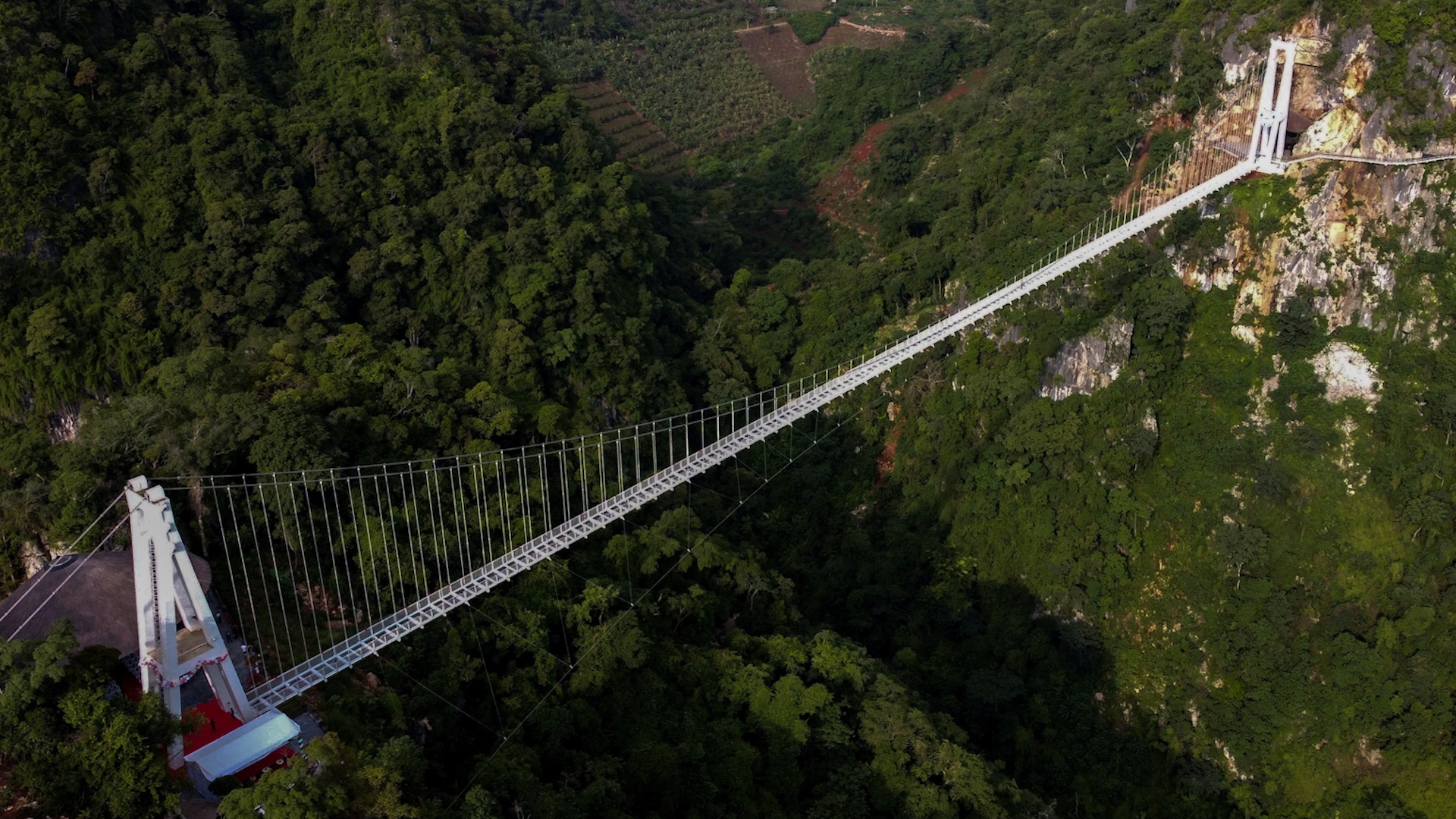 Bản in : 探索白龙玻璃桥——世界纪录之桥 | Vietnam+ (VietnamPlus)