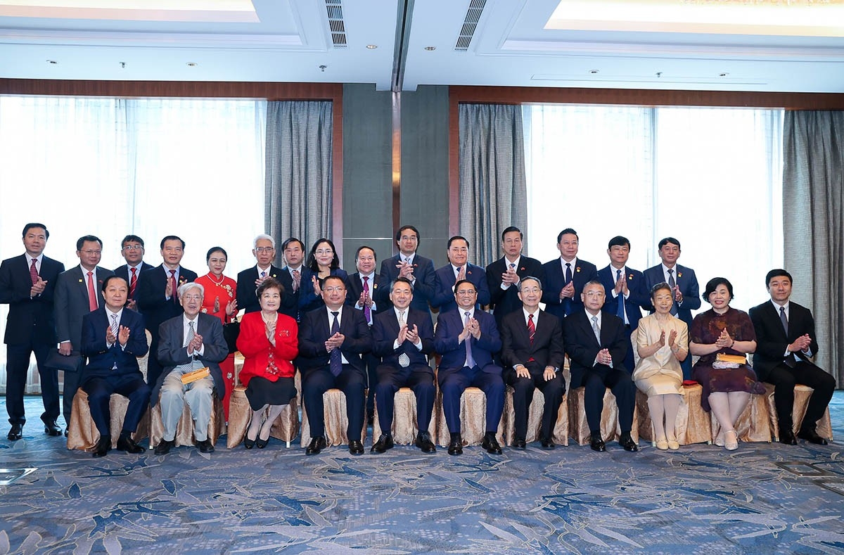 范明政总理与中国友好人士举行见面会